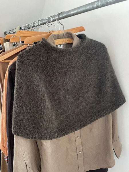 Plain Yoke Poncho – Stokkar.fo