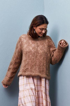 Sweater med hulmønster